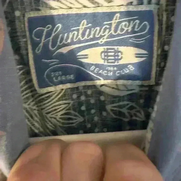 Button up Bundle - American Eagle Small & Huntington Beach large (smaller fit) - Picture 4 of 7